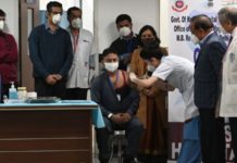 کورونا وائرس: انڈیا میں دنیا کی سب سے بڑی ویکسینیشن مہم کا آغاز