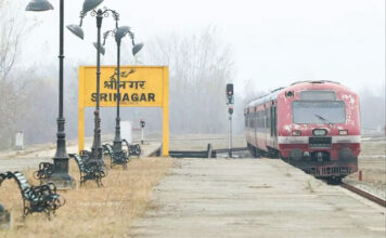 کشمیر کے لیے ٹرین: ریل رابطے سے مقامی عوام کی خوشی، امید اور ترقی کا نیا سفر